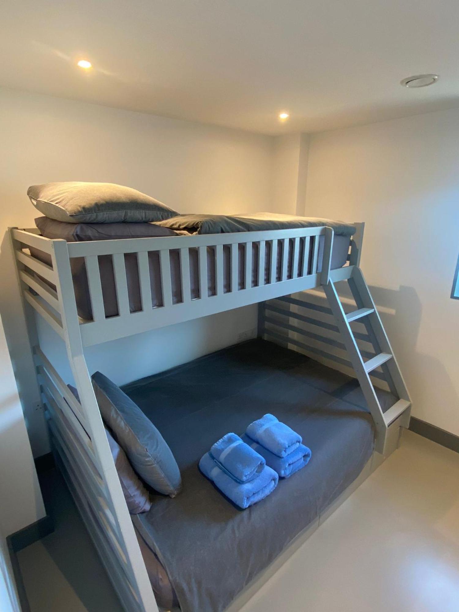 4 The View Apartments Ilfracombe - Seafront, Parking, Lift, Ev ภายนอก รูปภาพ