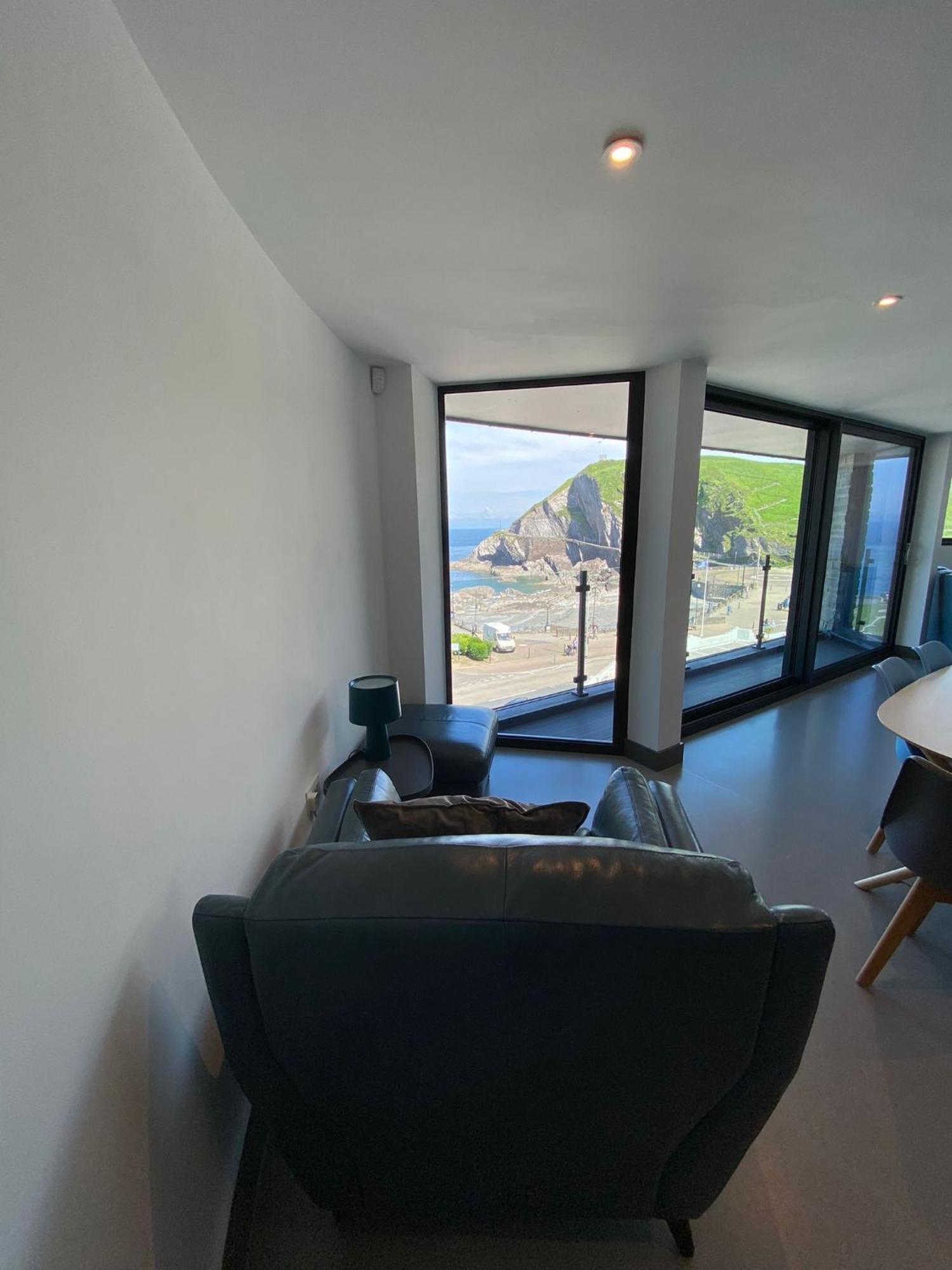 4 The View Apartments Ilfracombe - Seafront, Parking, Lift, Ev ภายนอก รูปภาพ